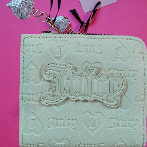 Juicy Couture Accessories - Juicy Couture Light Cream Card Holder